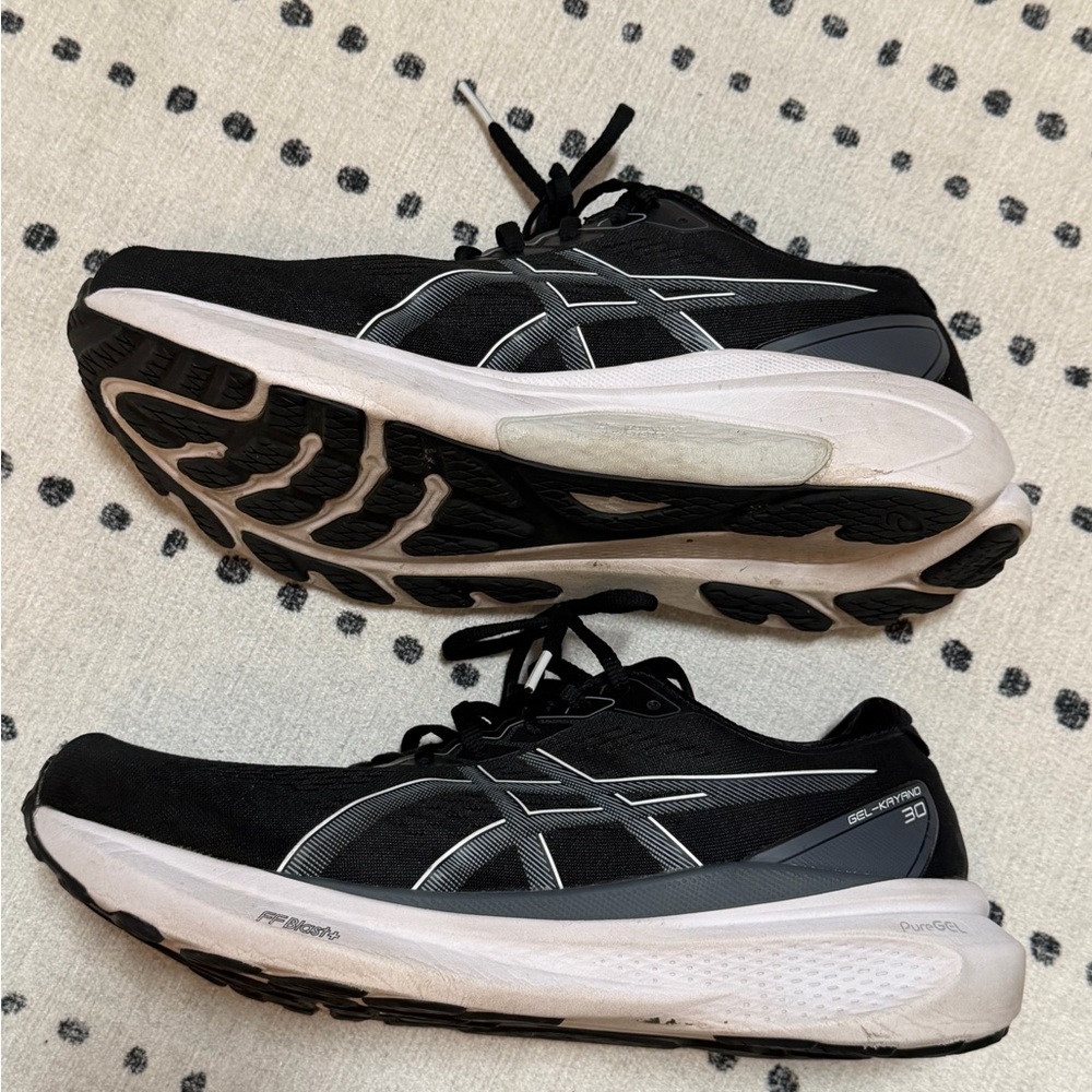 ASICS Men's Black and White Athletic Shoes